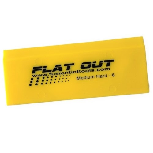 Detailed view of the Fusion 5" Yellow Flat Out Blade's edge, designed for smooth liquid extraction